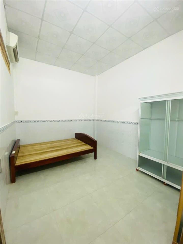 Cho thuê nhà kdc xây dựng 120m2 (6x20), 2pn, 2wc, máy lạnh, sân oto, lộ 16m, tây bắc