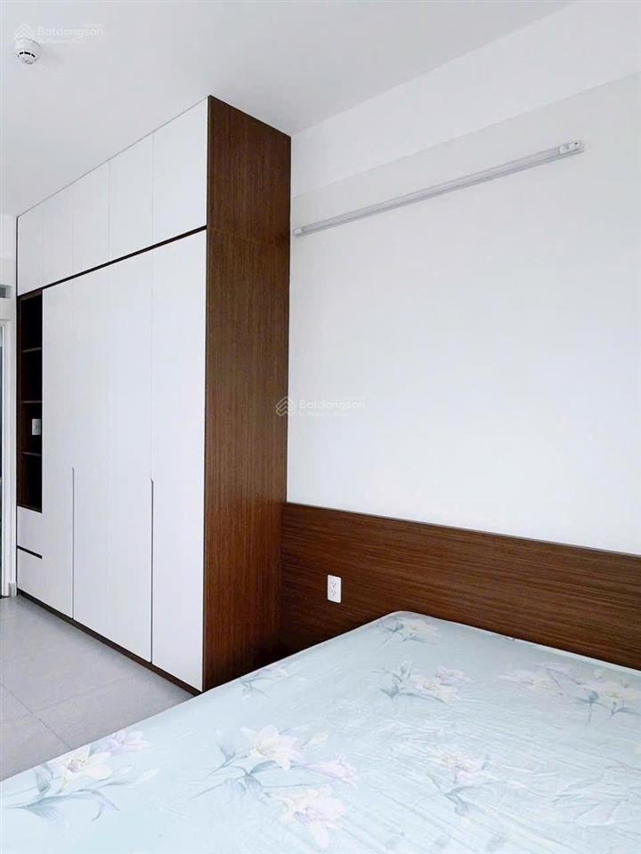 Cho thuê căn hộ góc 57m², central lake 2, 2pn, 2wc, full nội thất, hồ bơi, pickleball, thang máy