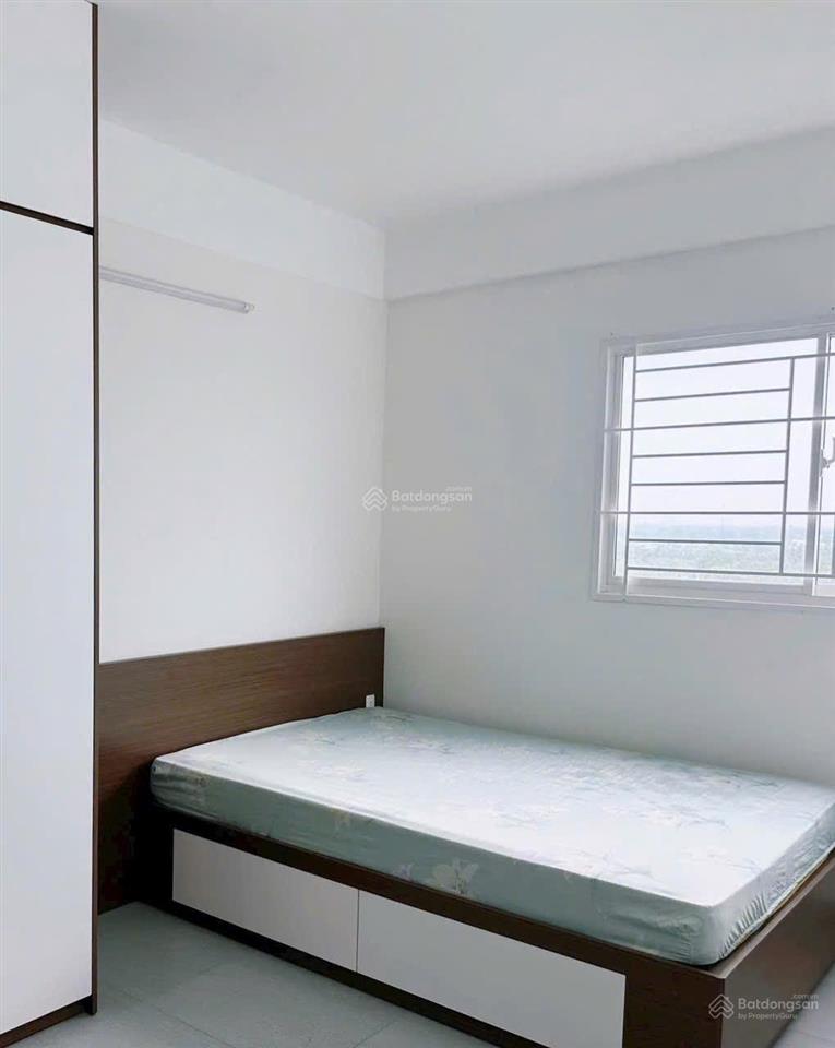 Cho thuê căn hộ góc 57m², central lake 2, 2pn, 2wc, full nội thất, hồ bơi, pickleball, thang máy