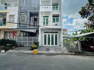 Cho thuê nhà kdc long thịnh cần thơ, 1 trệt 2 lầu, 4 phòng ngủ, 4wc, lộ 15m oto, tây bắc, máy lạnh