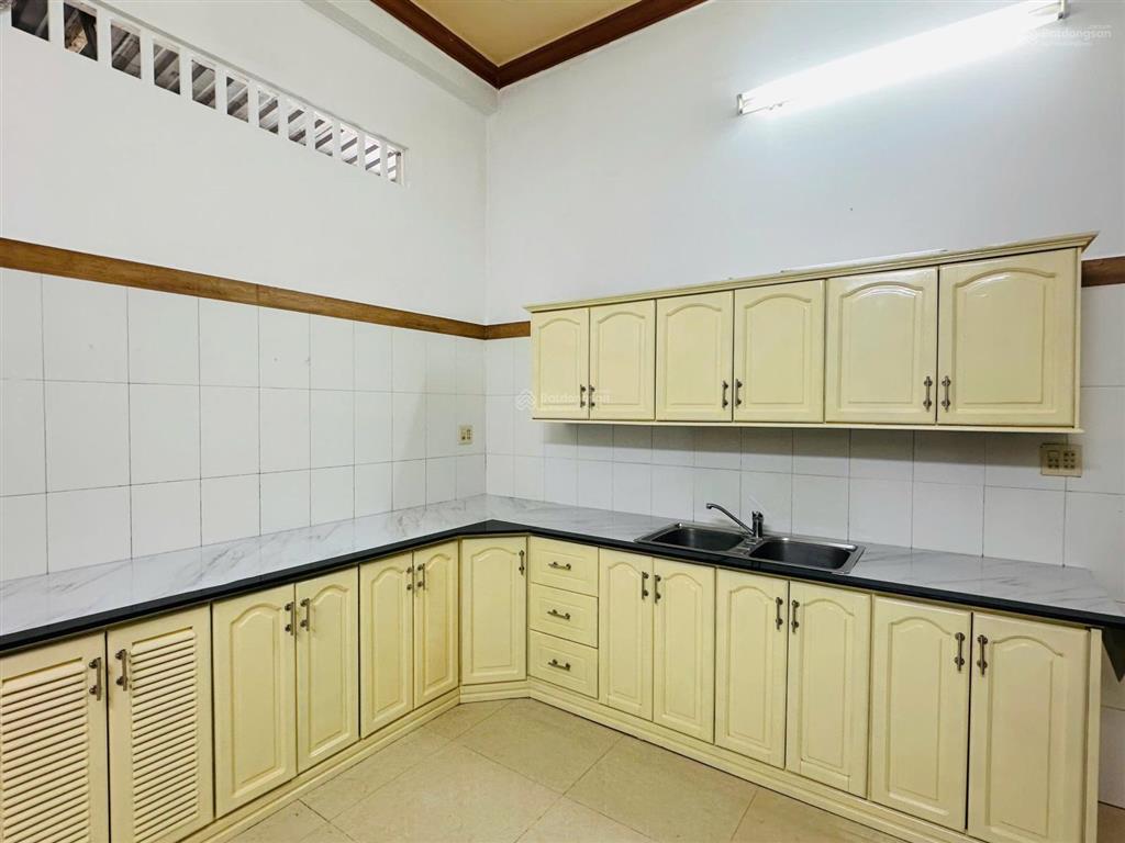 Cho thuê nhà kdc long thịnh cần thơ, 1 trệt 2 lầu, 4 phòng ngủ, 4wc, lộ 15m oto, tây bắc, máy lạnh