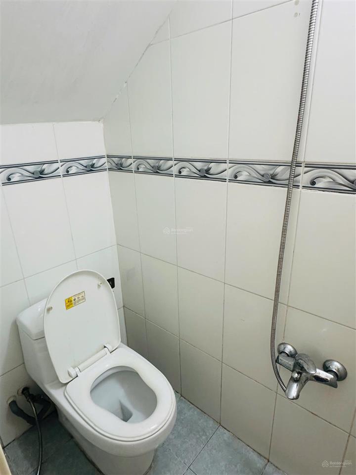 Cho thuê nhà kdc long thịnh cần thơ, 1 trệt 2 lầu, 4 phòng ngủ, 4wc, lộ 15m oto, tây bắc, máy lạnh