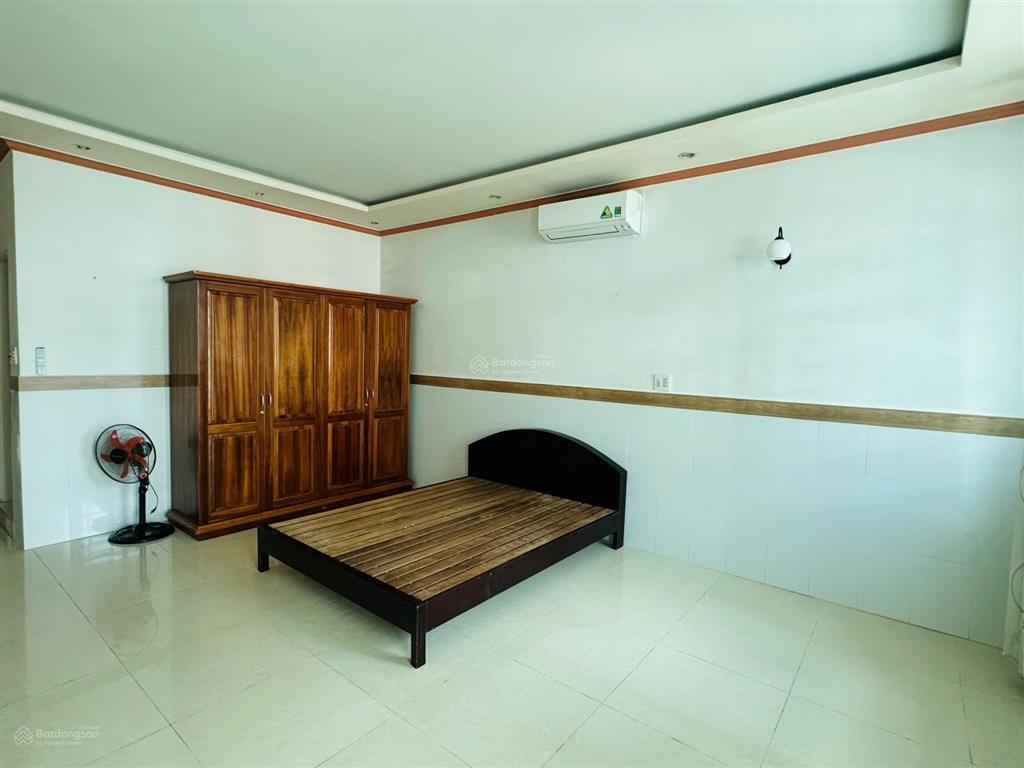 Cho thuê nhà kdc long thịnh cần thơ, 1 trệt 2 lầu, 4 phòng ngủ, 4wc, lộ 15m oto, tây bắc, máy lạnh