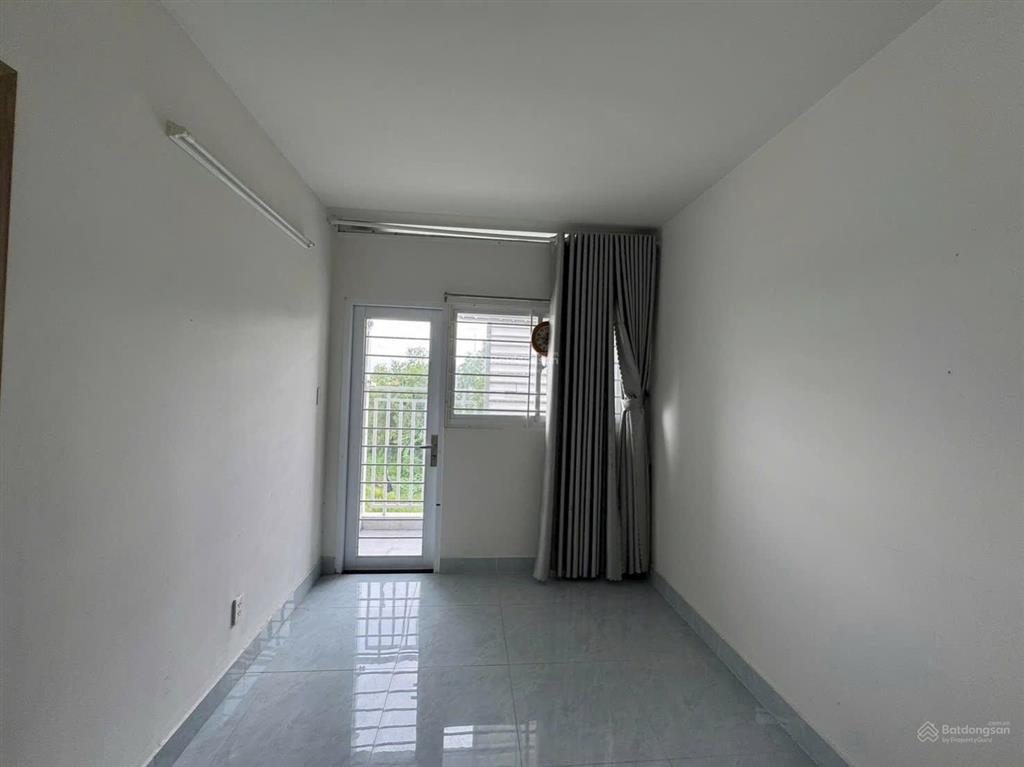 Bán căn hộ nam long hồng phát, 54,5m2, 2 phòng ngủ, 2wc, sổ hồng, căn góc, thang máy