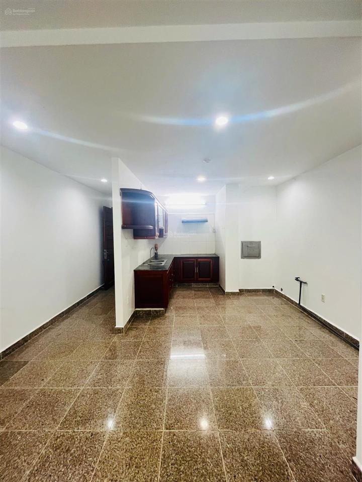 Cho thuê căn hộ tây nguyên plaza 90m2, 2 phòng ngủ, 2wc, full nội thất, đối diện bv hoàn mỹ, 586