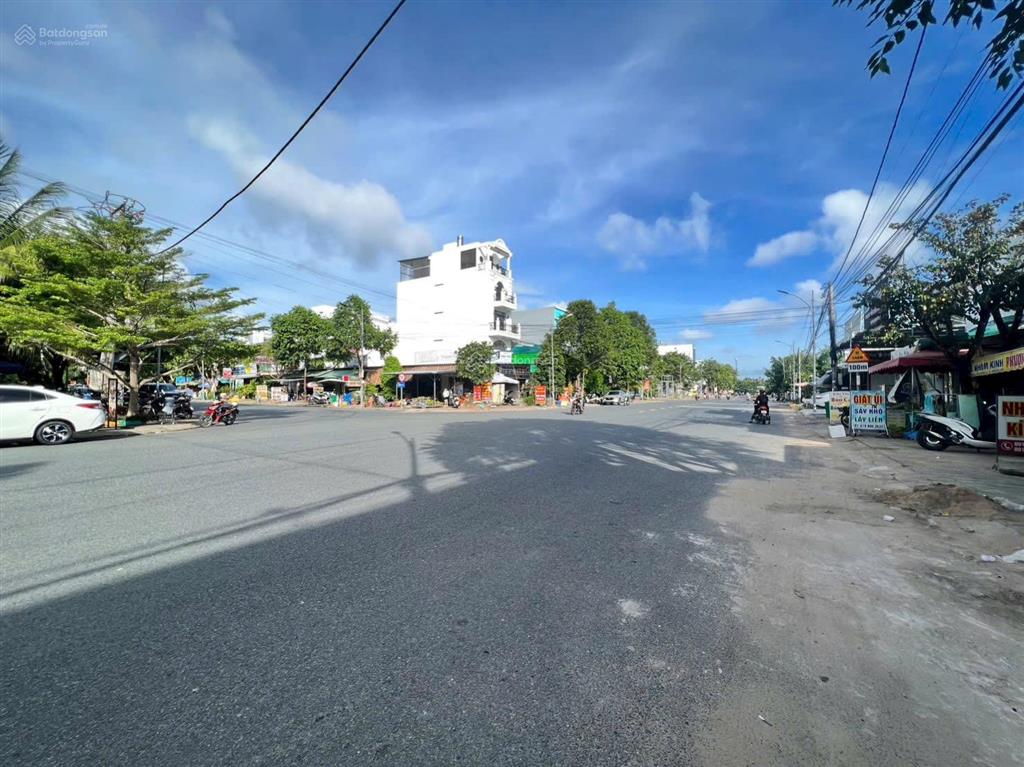 Cho thuê kho 300m2, có 1 phòng ngủ, mới 100%, hướng nam, 2 wc nam nữ riêng biệt, lộ 45m2, 16 triệu