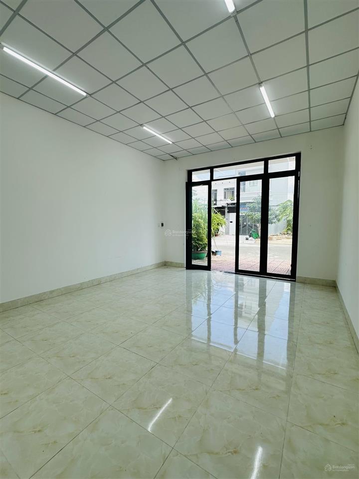 Cho thuê nhà đường số 10 văn hoá tây đô, 5x21, oto đậu trong nhà, tây nam, nhà mới 2pn