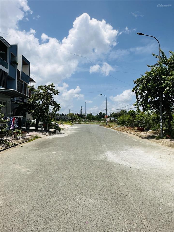 Cho thuê nhà đường số 10 văn hoá tây đô, 5x21, oto đậu trong nhà, tây nam, nhà mới 2pn
