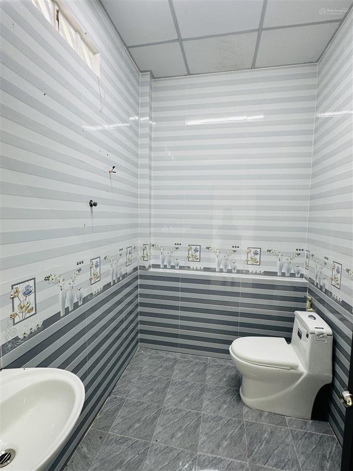 Cho thuê nhà đường số 10 văn hoá tây đô, 5x21, oto đậu trong nhà, tây nam, nhà mới 2pn