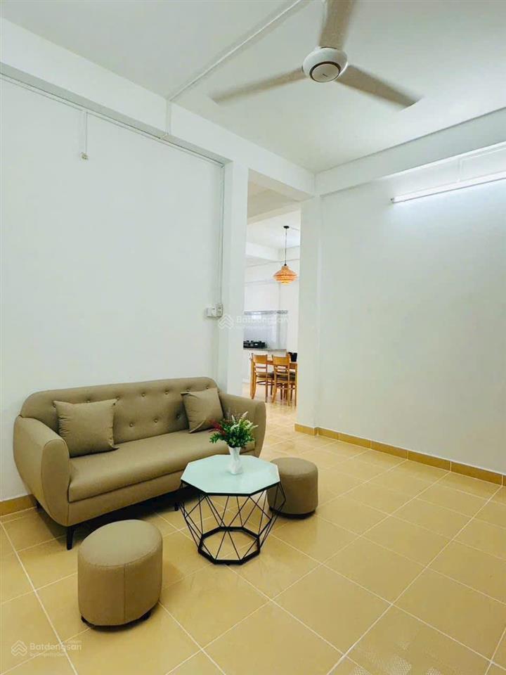 Cho thuê căn hộ chung cư hưng phú 70m2, 2 phòng ngủ, 2 máy lạnh, thang máy, mới sơn sửa, bãi xe
