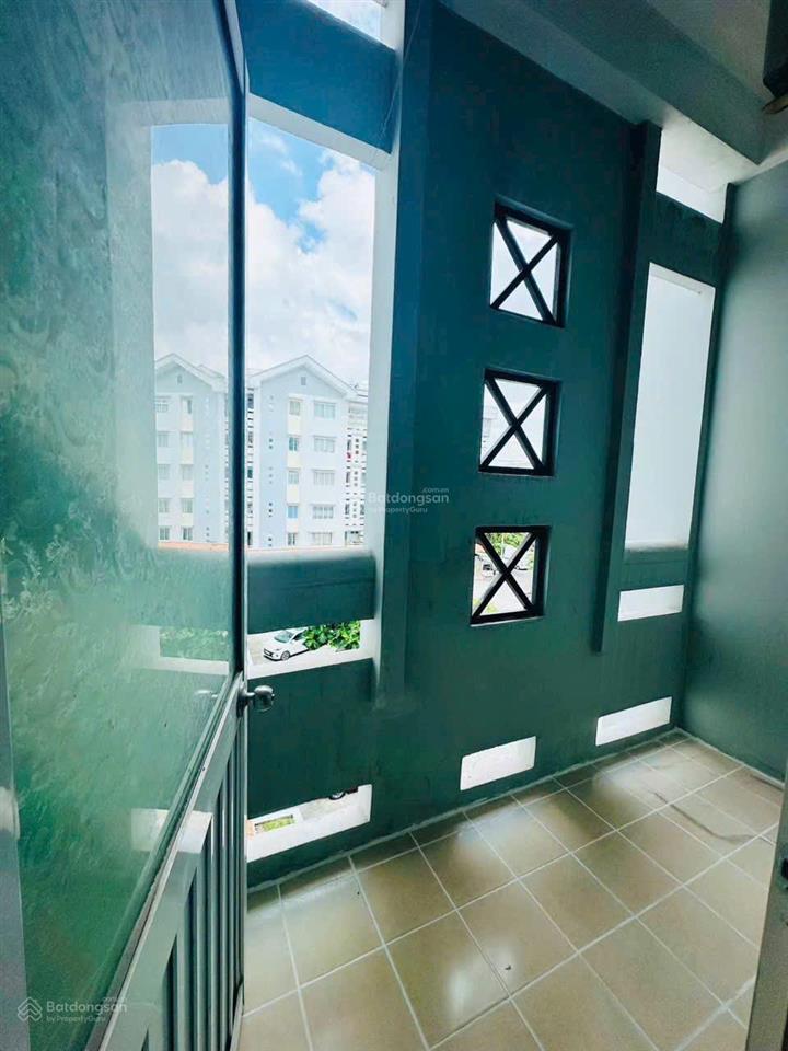 Cho thuê căn hộ chung cư hưng phú 70m2, 2 phòng ngủ, 2 máy lạnh, thang máy, mới sơn sửa, bãi xe