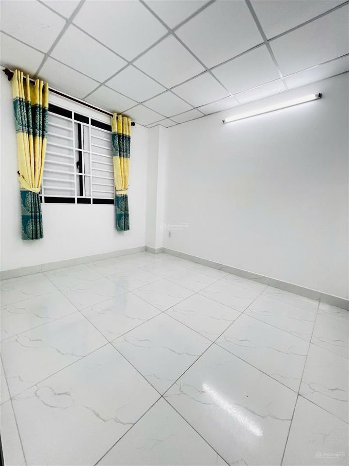 Cho thuê căn hộ 5c hồng loan 56m2, 2 phòng ngủ, thang máy, đầy đủ nội thất, 2wc, bãi xe nội khu