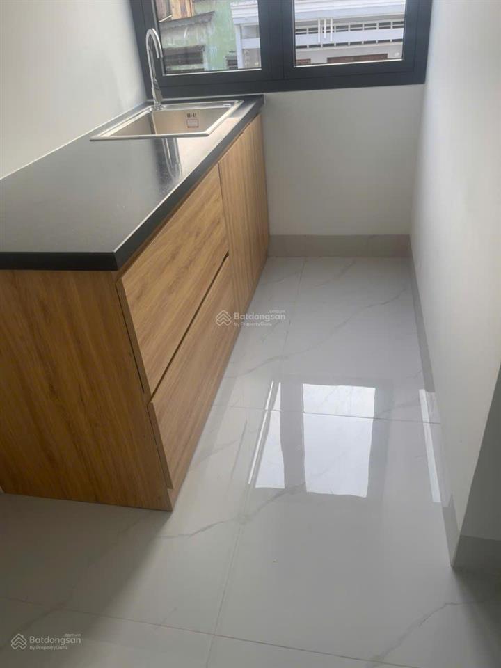 Cho thuê tòa nhà (6 tầng, có thang máy, có pccc, nhà mới 100%)