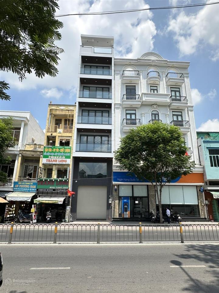 Cho thuê tòa nhà (6 tầng, có thang máy, có pccc, nhà mới 100%)