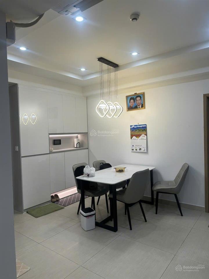 Chính chủ cho thuê căn a808  2pn urban hill phú mỹ hưng giá chỉ 28 triệu/tháng