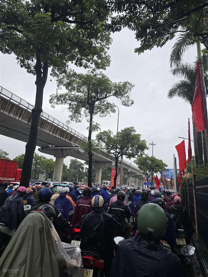 Cho thuê nhà mặt phố 200 triệu vnd, 200m2 ở gần ga metro cầu diễn, phường phú diễn, bắc từ liêm