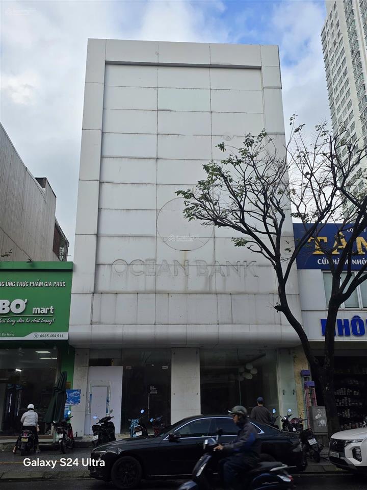 Tòa nhà 3,5 tầng mặt tiền hàm nghi đà nẵng 171m2