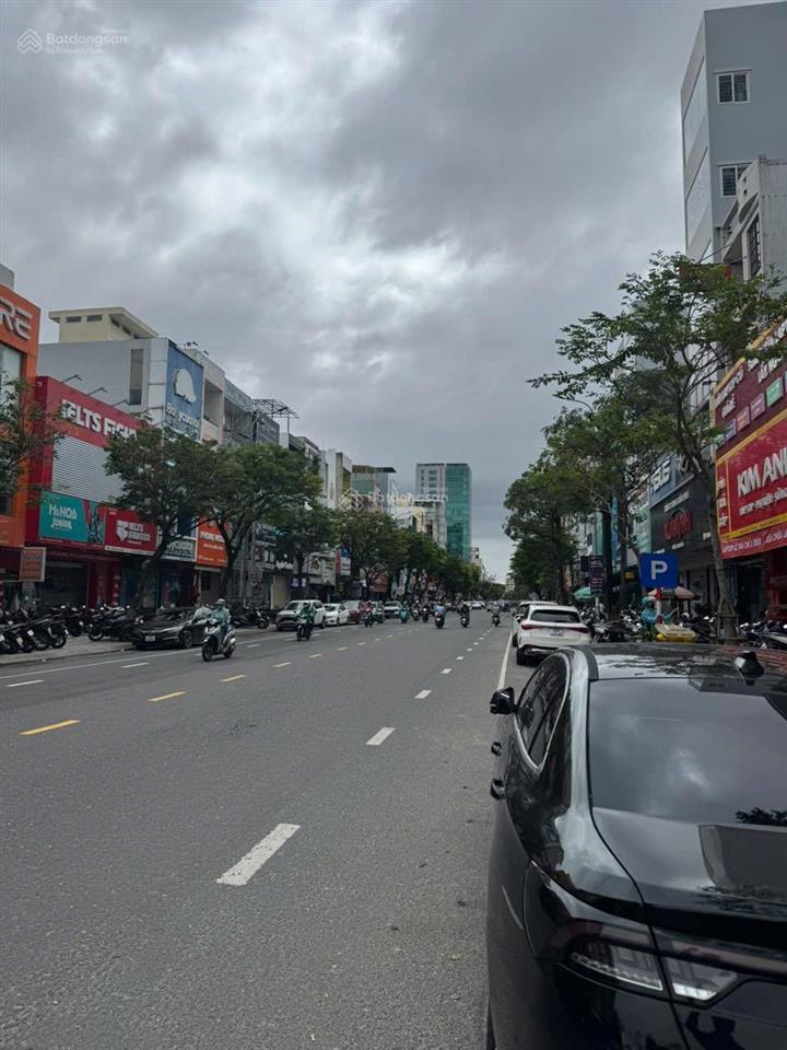 Tòa nhà 3,5 tầng mặt tiền hàm nghi đà nẵng 171m2