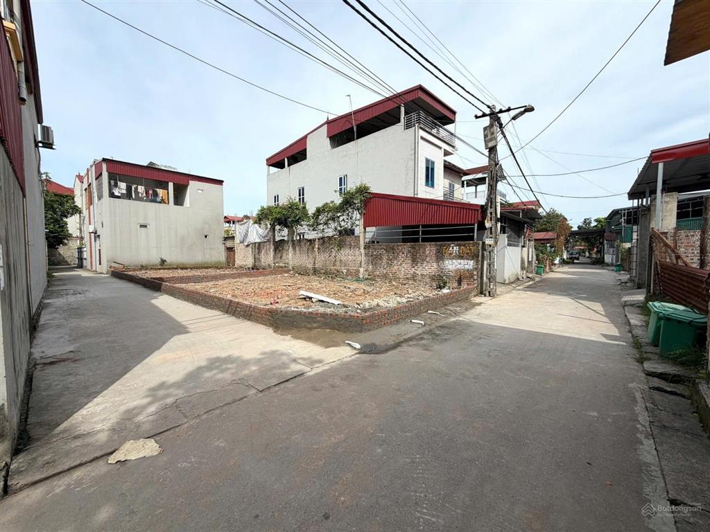 Bán 83m2 đất hai mặt tiền, đường rộng 4,5m. tại thôn thế trạch  xã sóc sơn  tp hà nội