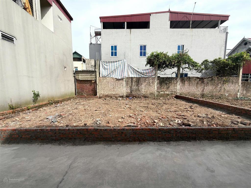 Bán 83m2 đất hai mặt tiền, đường rộng 4,5m. tại thôn thế trạch  xã sóc sơn  tp hà nội