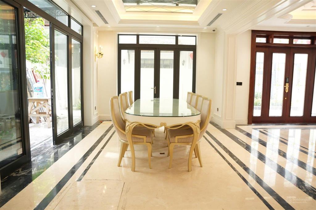 Bán biệt thự mặt vườn hoa vinhomes gardenia, nhà mới tinh