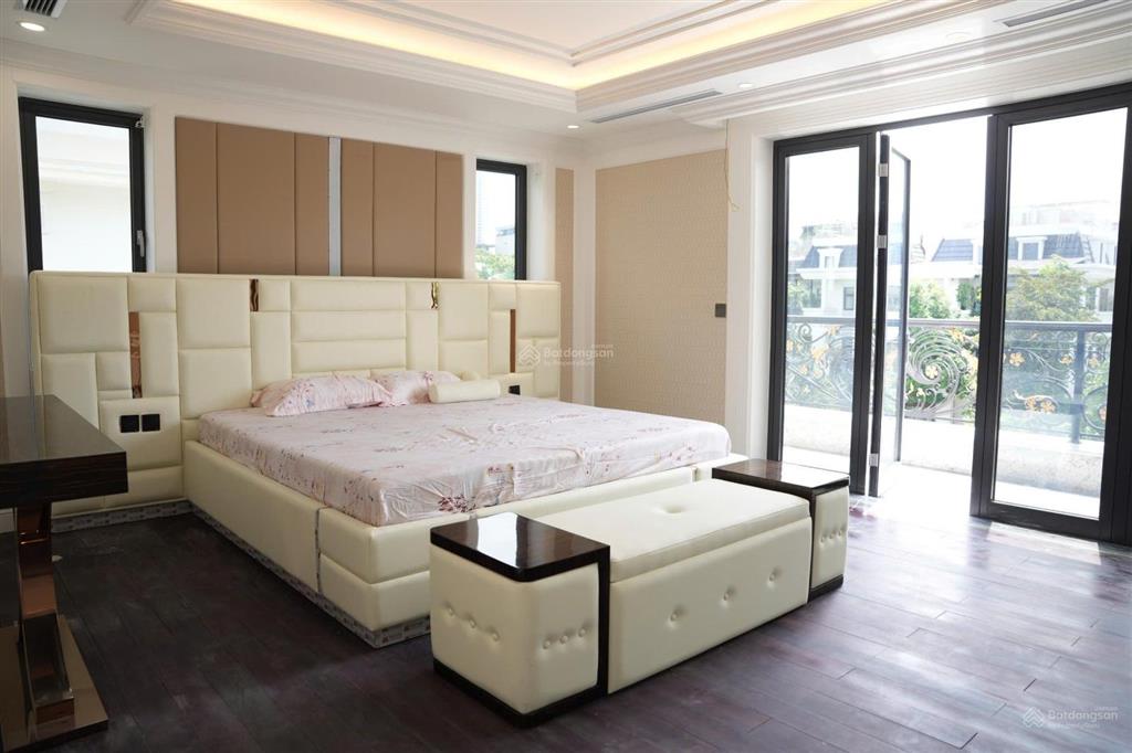 Bán biệt thự mặt vườn hoa vinhomes gardenia, nhà mới tinh