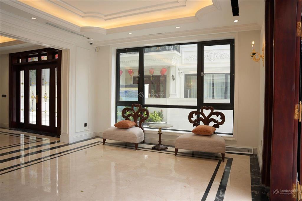 Bán biệt thự mặt vườn hoa vinhomes gardenia, nhà mới tinh