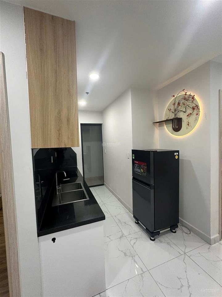Chủ gửi bán 2pn2wc 70m2 sổ sẵn tầng 16 có nội thất chỉ 2tỷ420 bao thuế phí ngay vincom