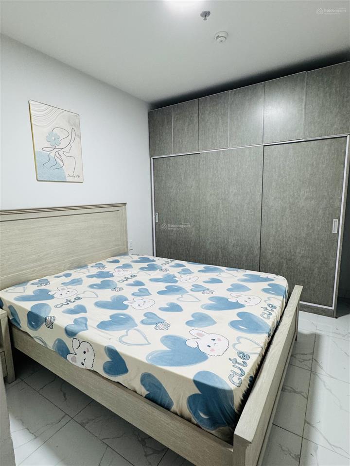 Chủ gửi bán 2pn2wc 70m2 sổ sẵn tầng 16 có nội thất chỉ 2tỷ420 bao thuế phí ngay vincom