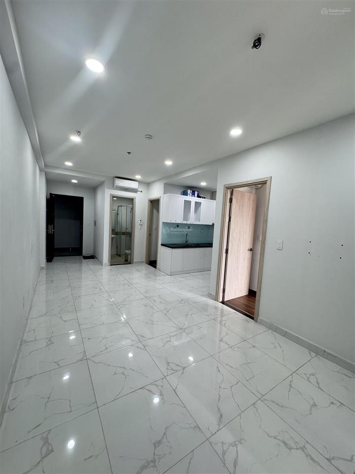 Ngộp ngân hàng bán gấp 2pn2wc 70m2 ngay vincom có ntcb xách vali vào ở chỉ 2.4tỷ btp sổ sẵn cc ngay