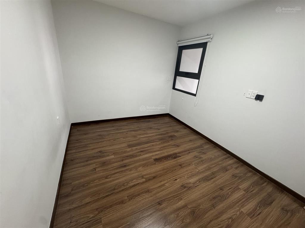 Ngộp ngân hàng bán gấp 2pn2wc 70m2 ngay vincom có ntcb xách vali vào ở chỉ 2.4tỷ btp sổ sẵn cc ngay
