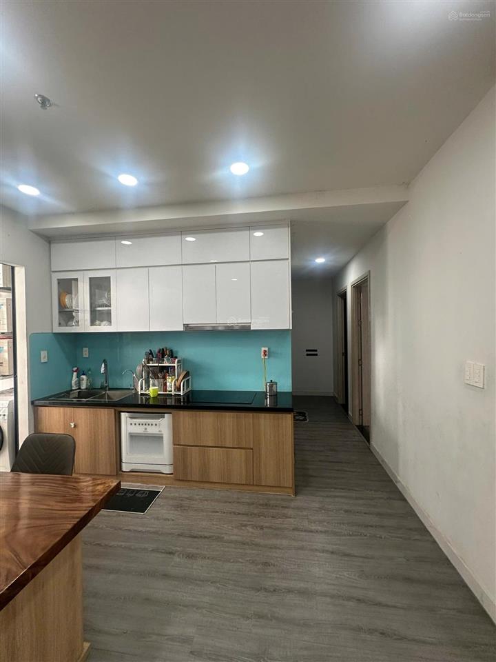 Bán 3pn 3wc view hồ bơi trực diện ngay vincom tp. hcm  sổ sẵn công chứng lun ht vay 2.2 tỷ