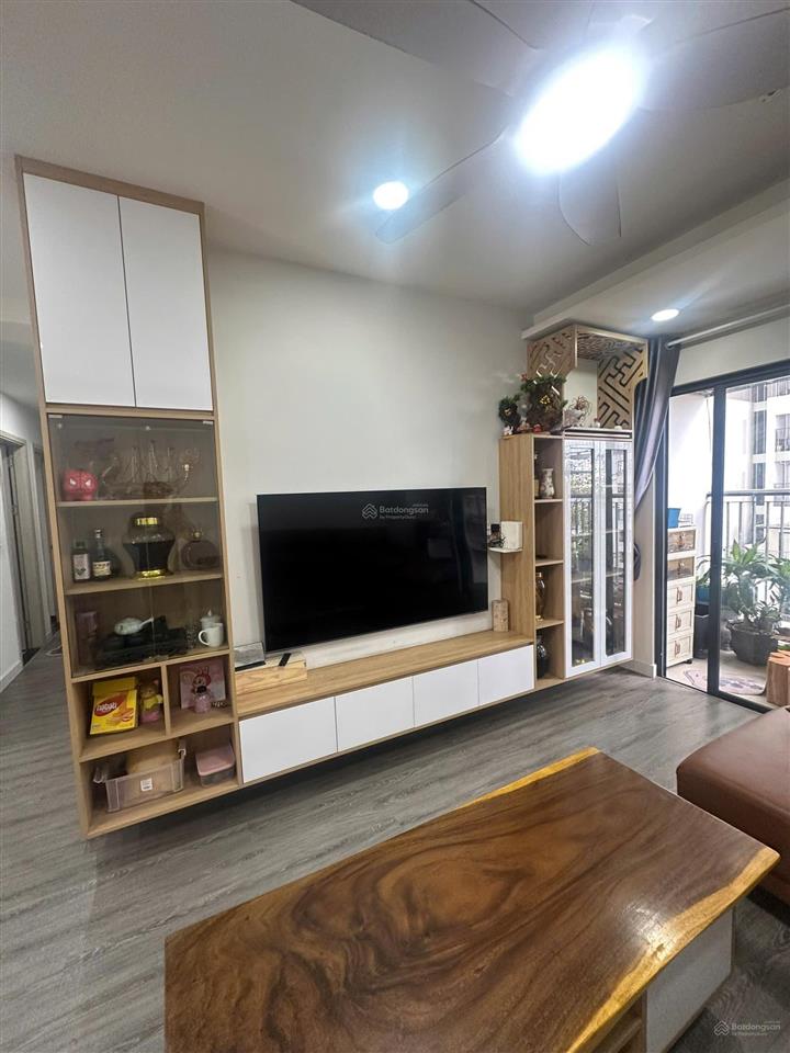 Bán 3pn 3wc view hồ bơi trực diện ngay vincom tp. hcm  sổ sẵn công chứng lun ht vay 2.2 tỷ