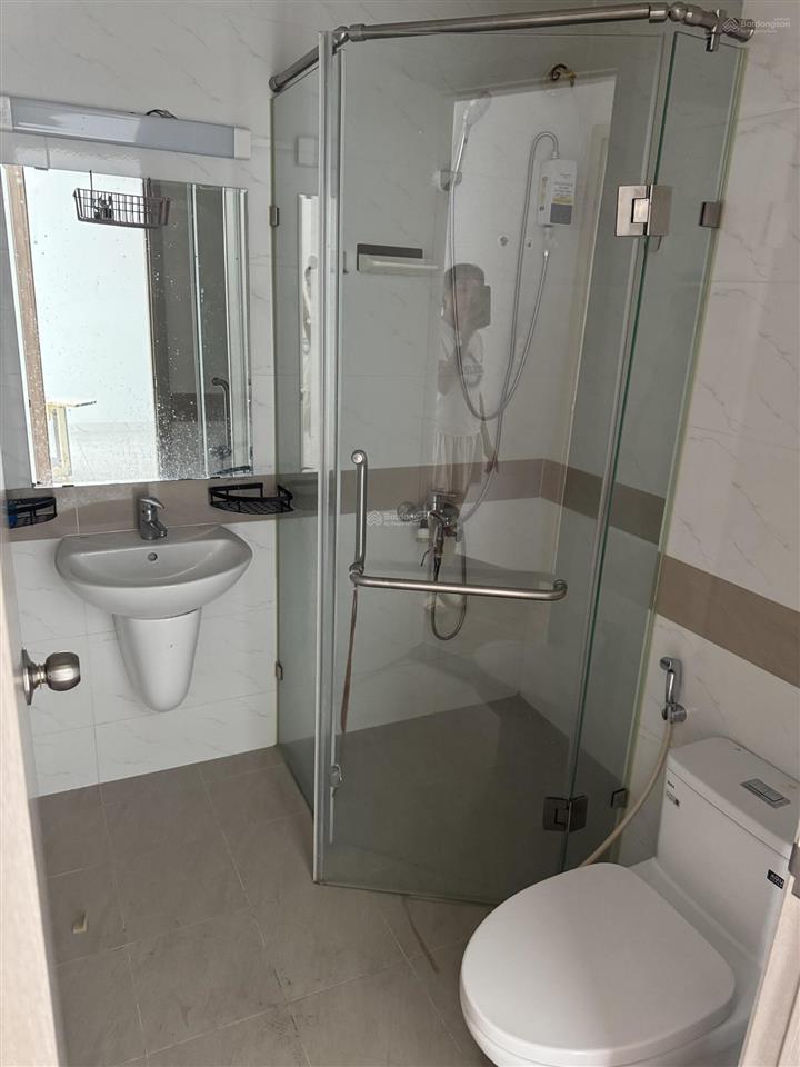 Bán 3pn 3wc view hồ bơi trực diện ngay vincom tp. hcm  sổ sẵn công chứng lun ht vay 2.2 tỷ