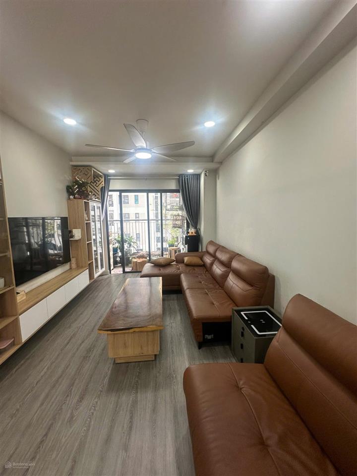 Bán 3pn 3wc view hồ bơi trực diện ngay vincom tp. hcm  sổ sẵn công chứng lun ht vay 2.2 tỷ