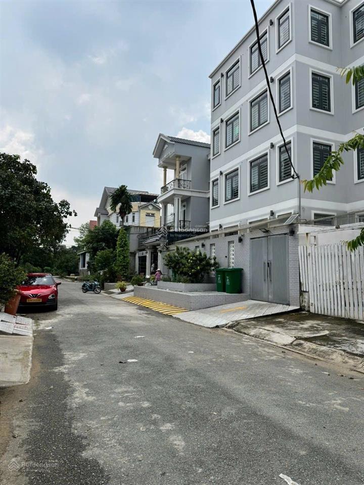Bán gấp nhà riêng 9 đường 11, kdc phong phú, 11,8 tỷ, 136,5m2
