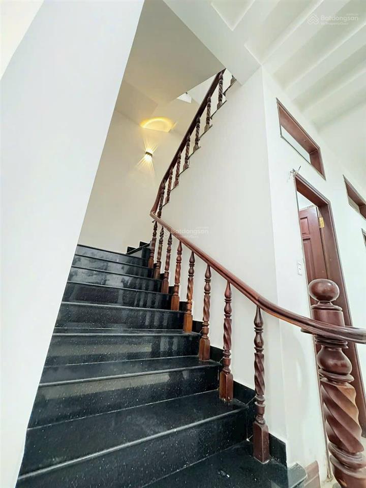 Bán gấp nhà riêng 9 đường 11, kdc phong phú, 11,8 tỷ, 136,5m2