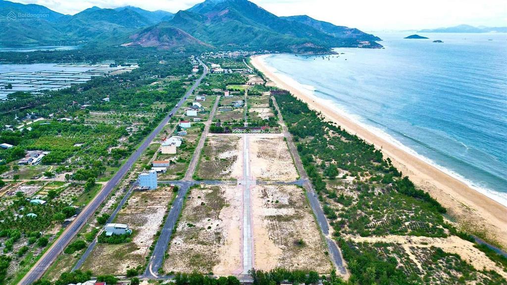 Bán gấp lô đất biển xuân hải  90m2  0965 268 ***