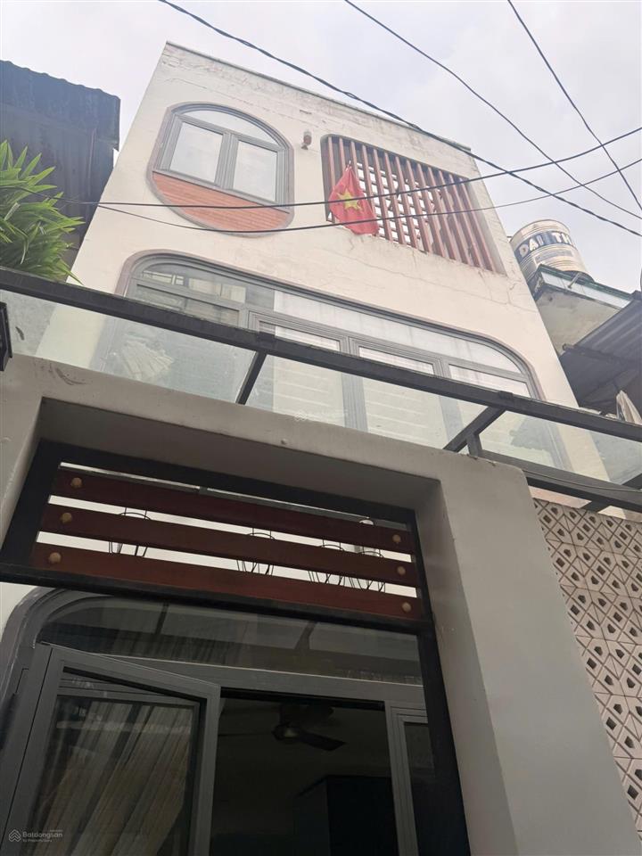 Bán nhà riêng tại đường 18 (khu bên sông, đi bộ ra gigamall, hiệp bình chánh), giá tốt 5,2 tỷ.