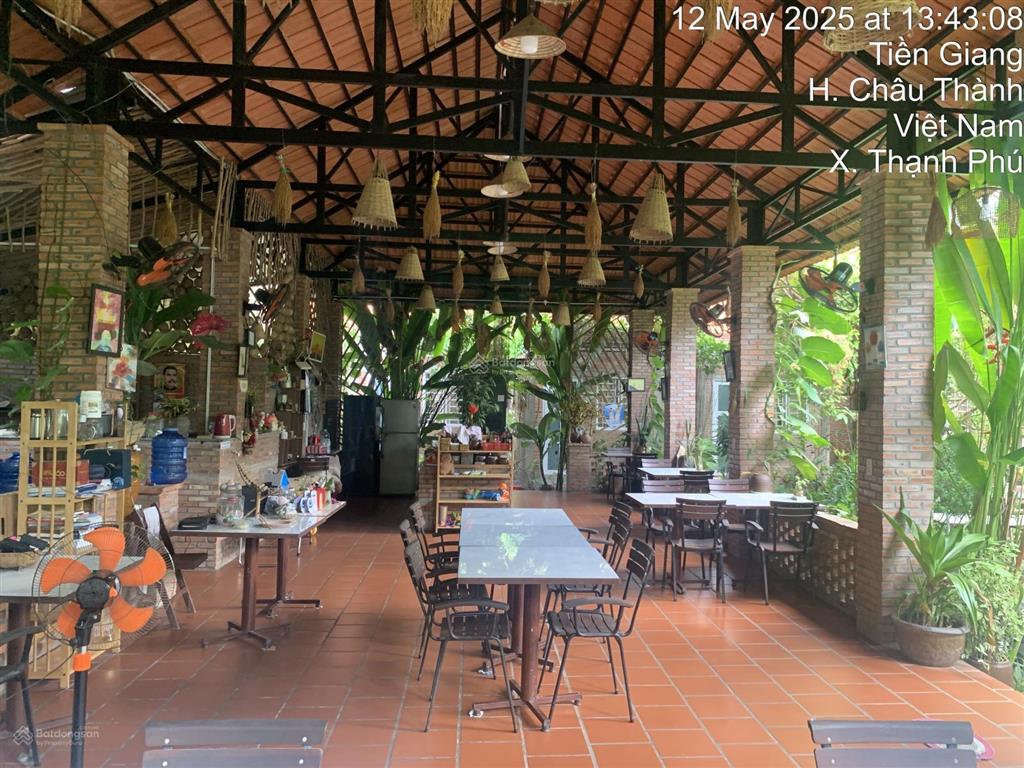Bán homestay 22 phòng + 1 nhà điều hành 6 phòng + hồ bơi, sân vườn, nhà hàng... giá 9.9 tỷ