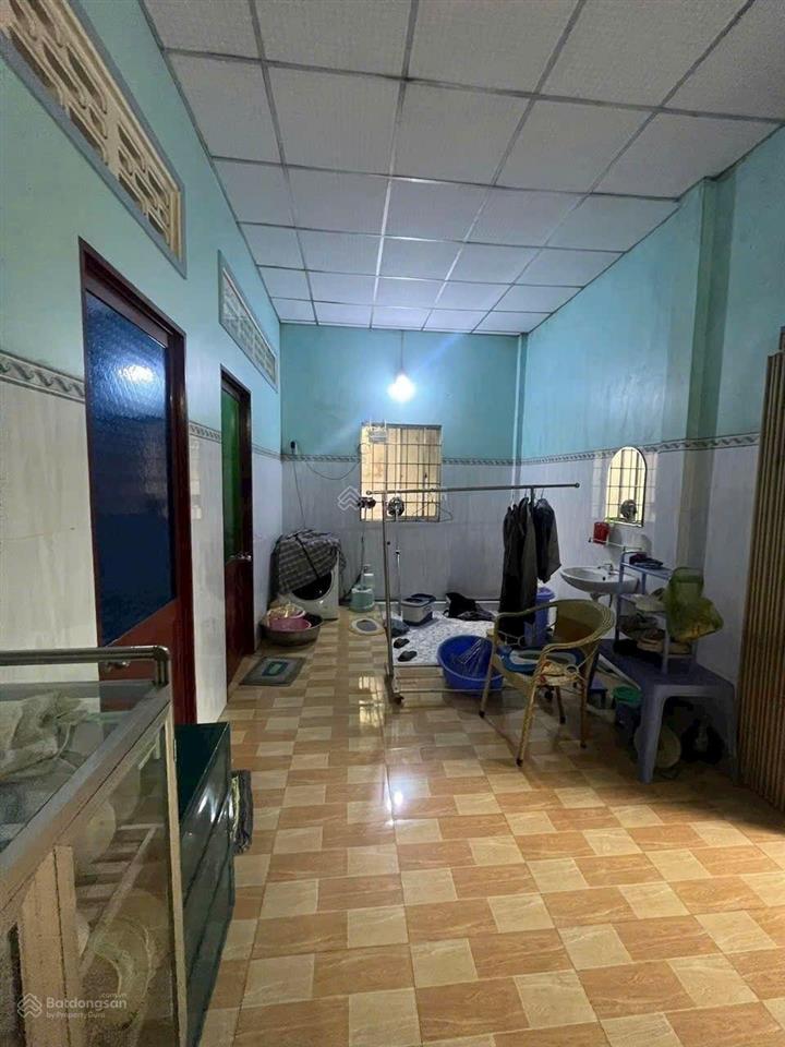 Bán nhà 8 ty 2 mặt tièn quốc lộ 62 xã lợi bình nhơn tp tân an.long an.củ