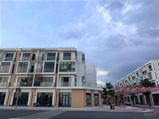Cho thuê nhà phố góc t&t millennia long hậu 600m², 1 trệt 3 lầu, đường 30m, giá 45 triệu/tháng
