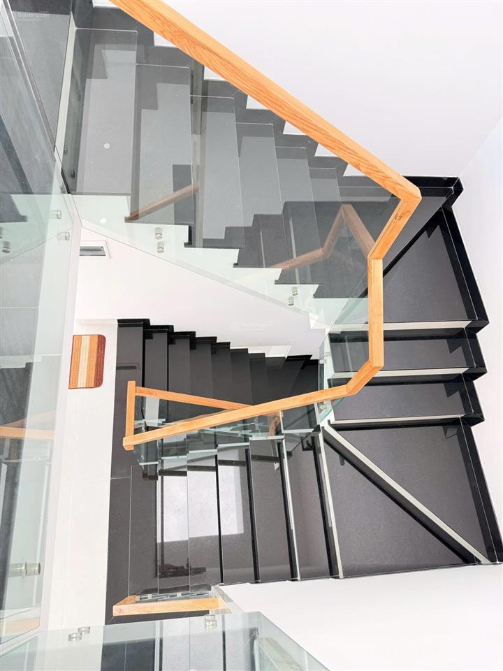 Cho thuê nhà phố góc t&t millennia long hậu 253m2, 1 trệt 3 lầu, vị trí đẹp kd, giá 45tr/tháng