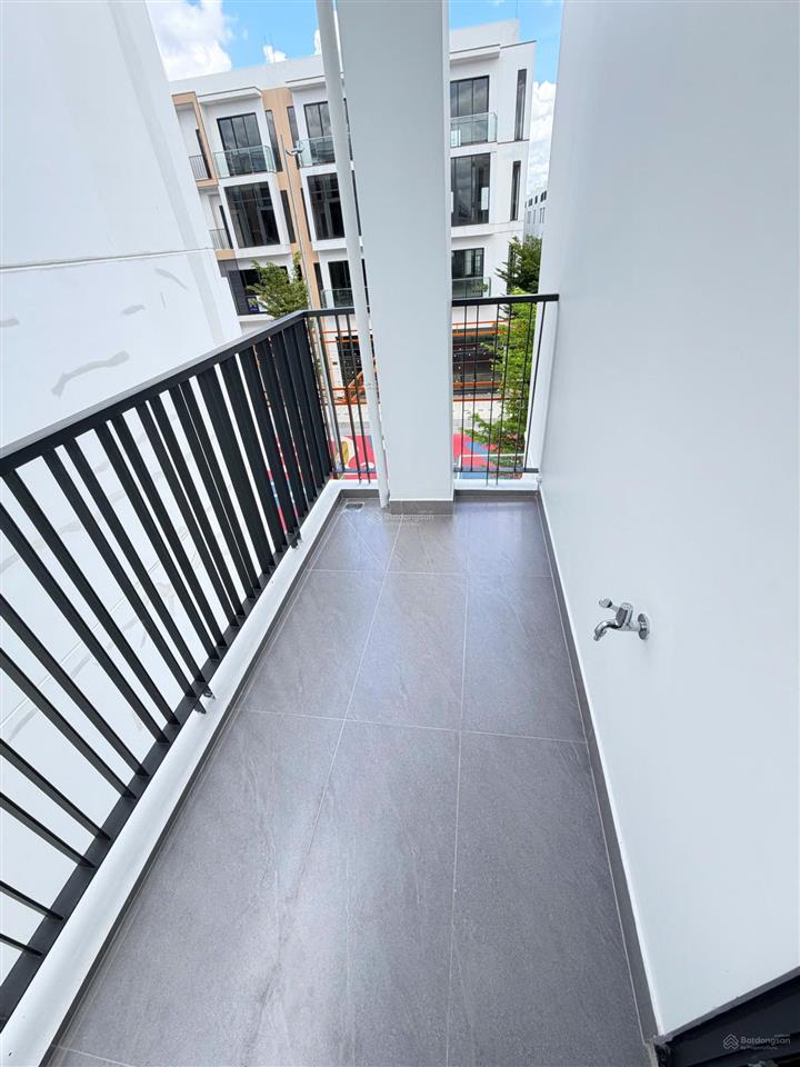 Cho thuê nhà phố góc t&t millennia long hậu 253m2, 1 trệt 3 lầu, vị trí đẹp kd, giá 45tr/tháng