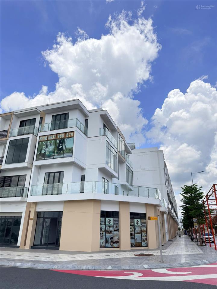 Cho thuê nhà phố góc t&t millennia long hậu 253m2, 1 trệt 3 lầu, vị trí đẹp kd, giá 45tr/tháng