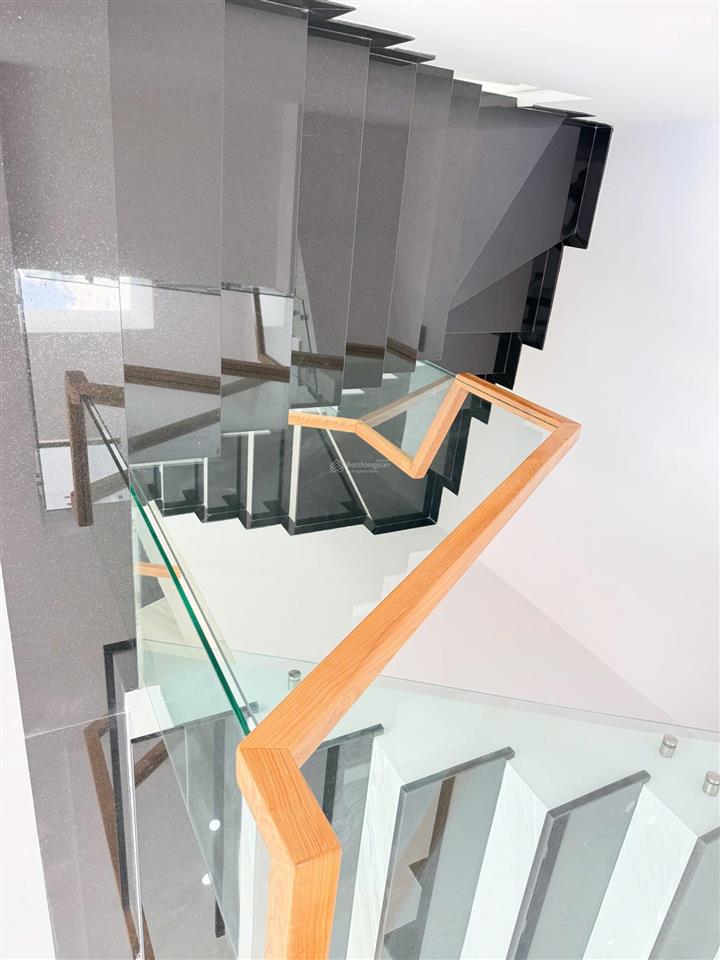 Cho thuê nhà phố góc t&t millennia long hậu 253m2, 1 trệt 3 lầu, vị trí đẹp kd, giá 45tr/tháng