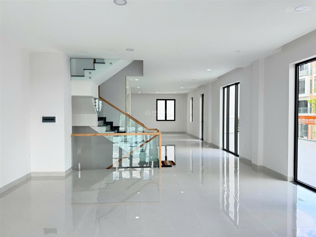 Cho thuê nhà phố góc t&t millennia long hậu 253m2, 1 trệt 3 lầu, vị trí đẹp kd, giá 45tr/tháng