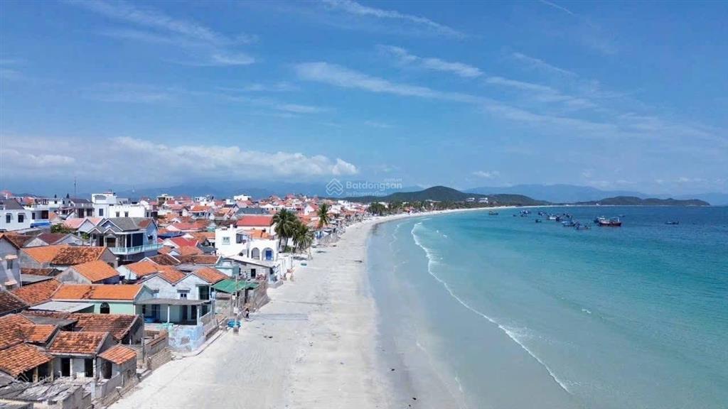 View triệu đô căn góc mặt biển dốc lết dt 194m2, ngang 11.5m. khu vực kinh doanh homestay nhiều