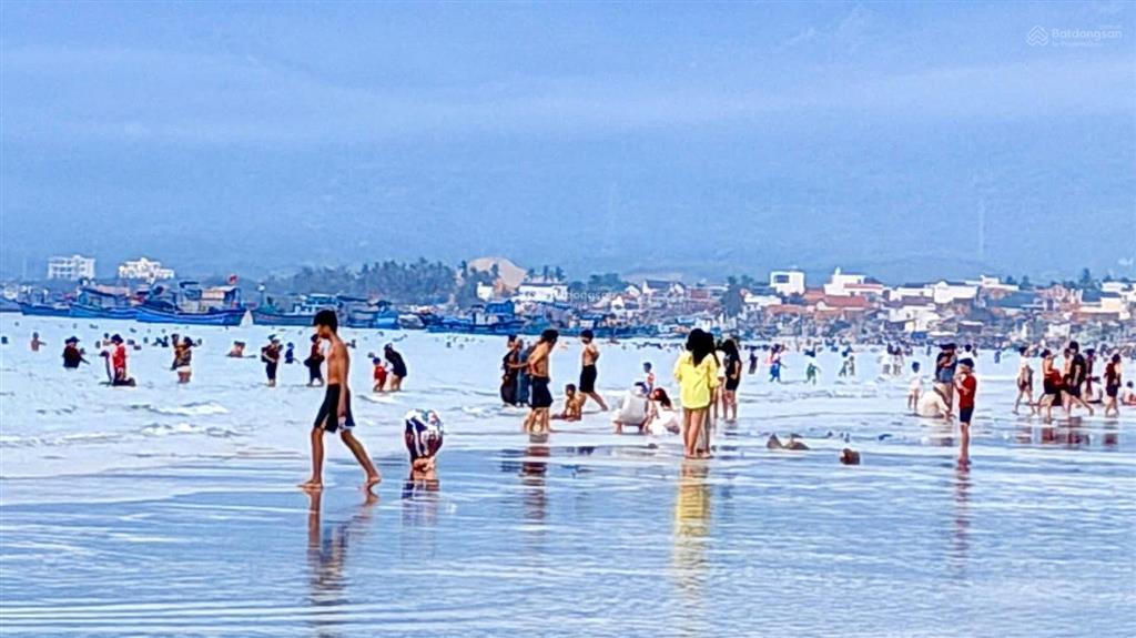  bán lô đất mặt tiền đường lê quý đôn, duy nhất cách biển dốc lết 200m, dt 330m² full thổ.giá tốt