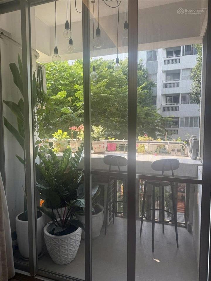 Cho thuê căn hộ 118m2, 3pn mỹ khánh 4, nội thất dính tường, giá chỉ 18tr/th